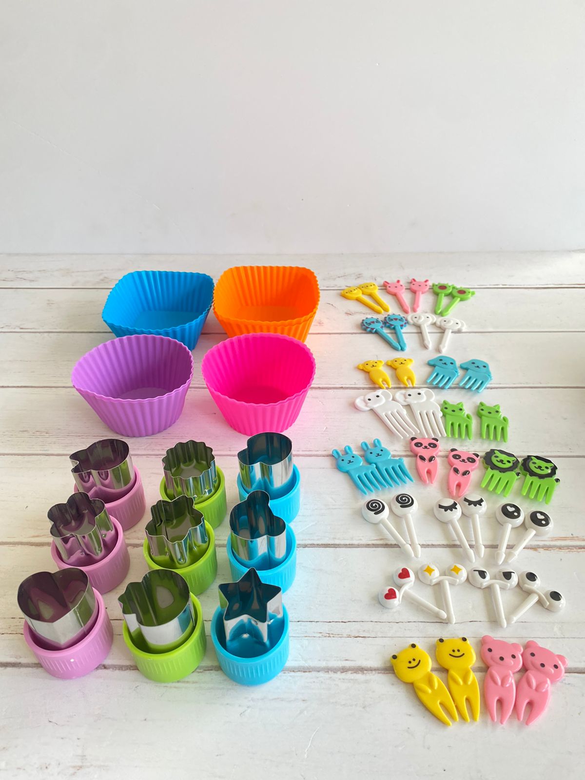 Kit baby lonchera + set de utensilios divertidos.