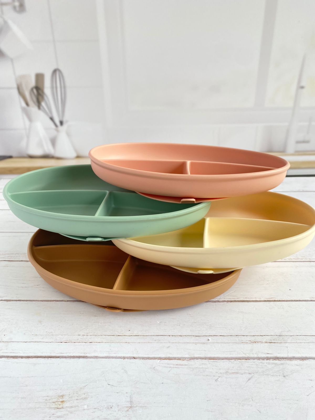 Plato plano con divisiones