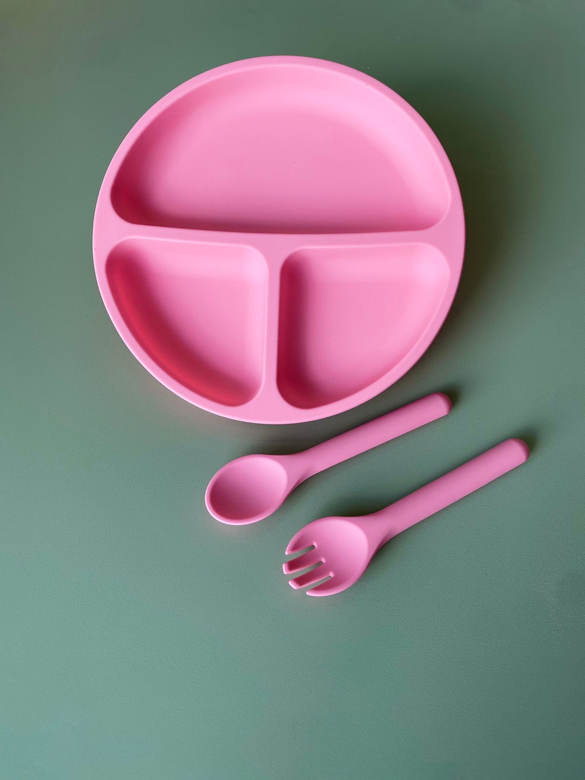 SET DE PLATO CON CUBIERTOS Y VENTOSA