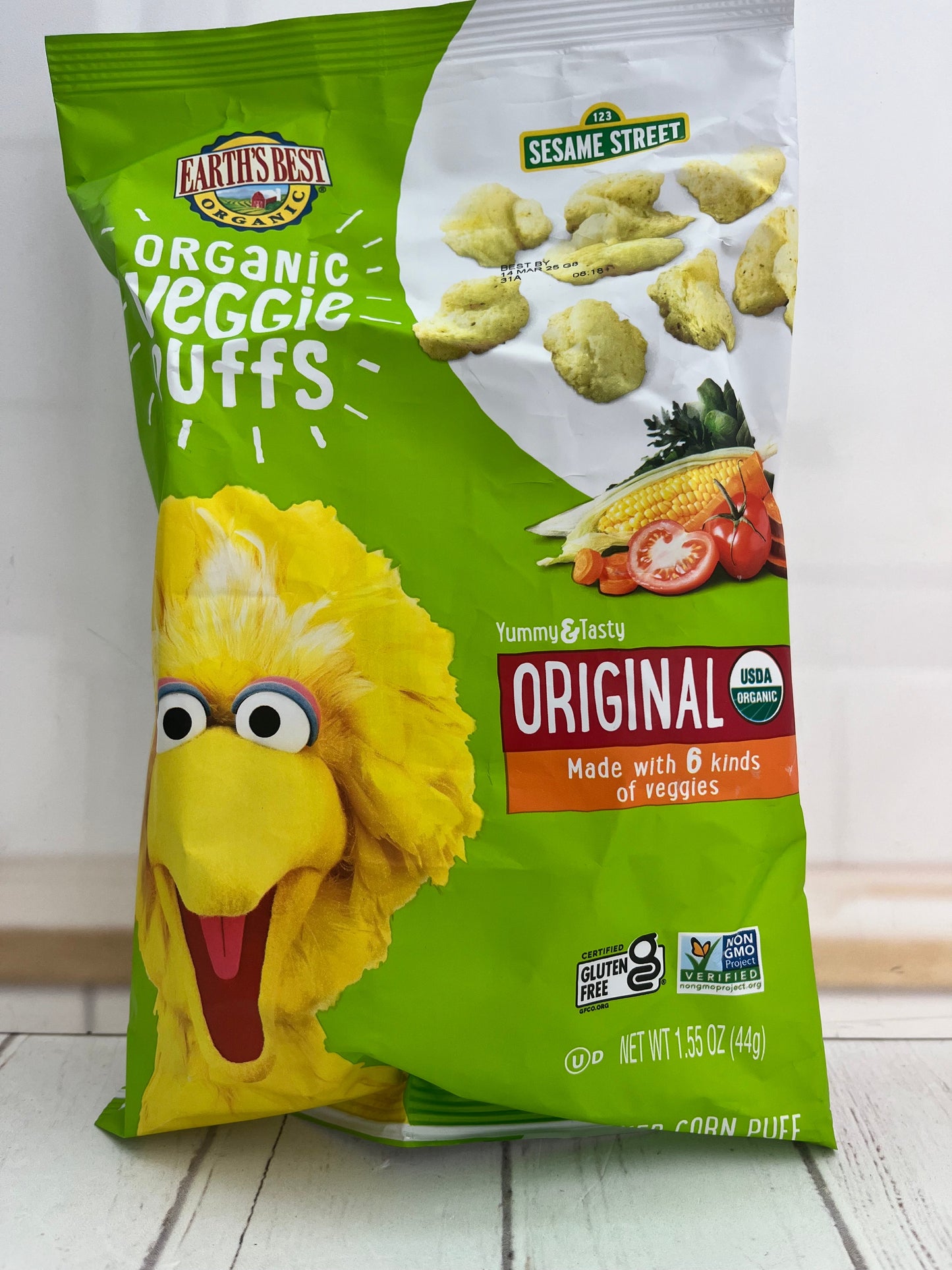 Paquete crujiente de snacks vegetales