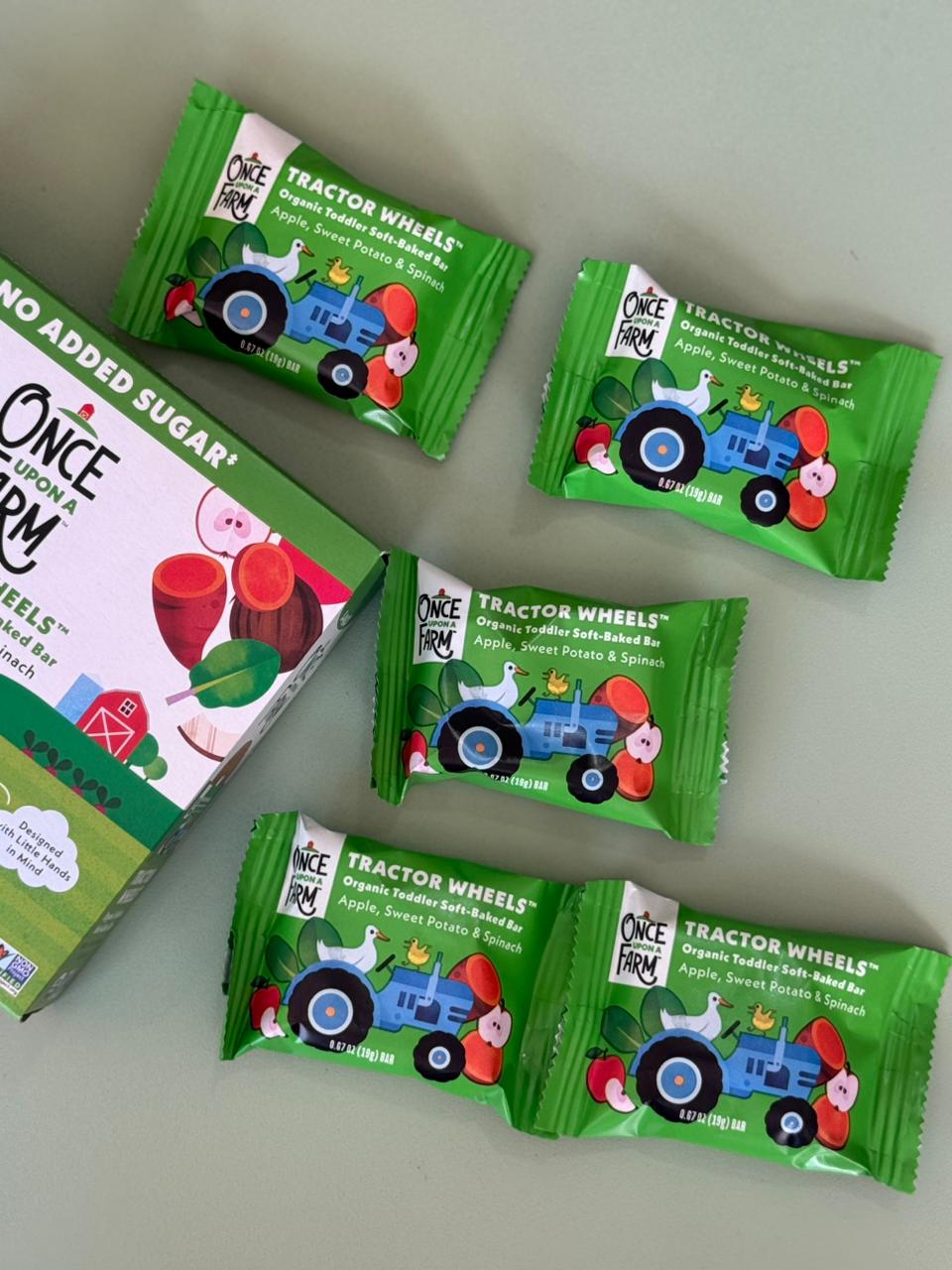 Galletas suaves Tractor Wheels – Once Upon A Farm Caja con 5 galletas