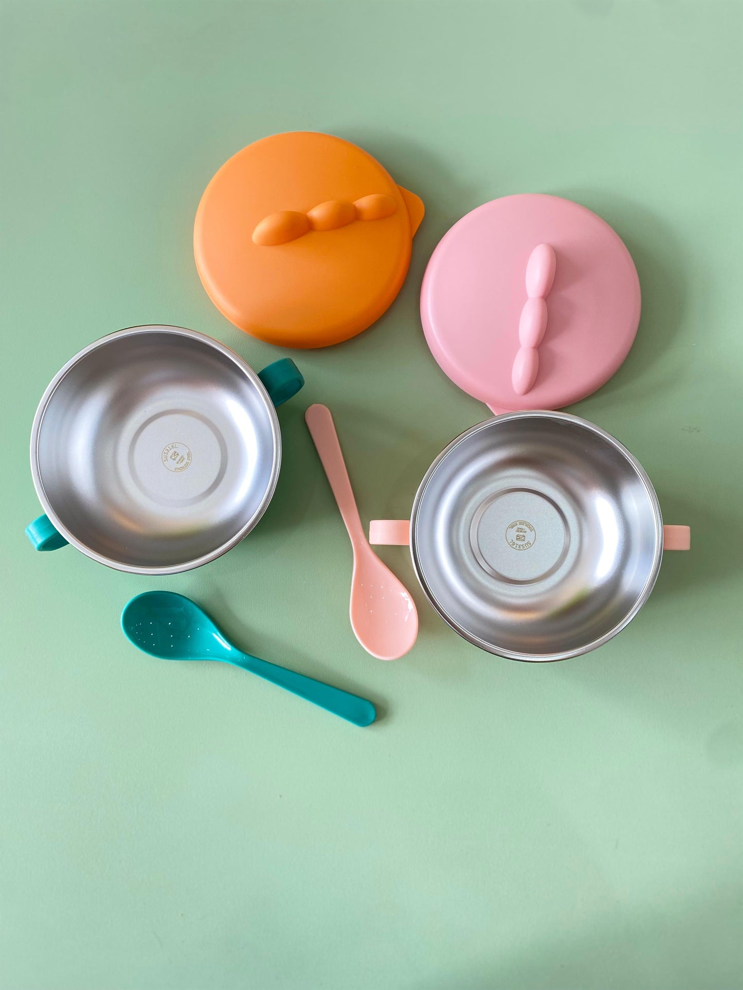 Tazón Dino Antiderrames con Cuchara silicon y acero inoxidable