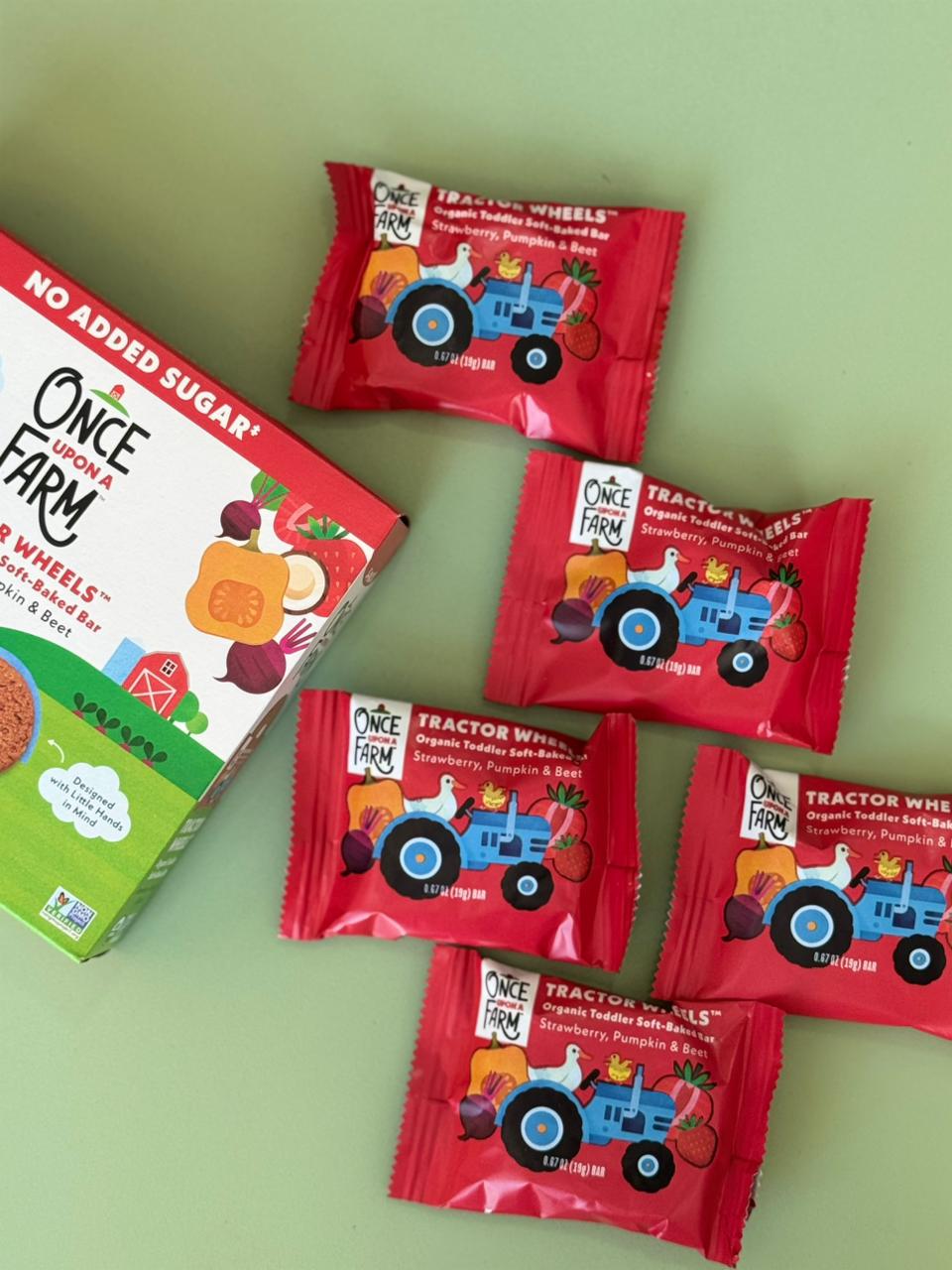 Galletas suaves Tractor Wheels – Once Upon A Farm Caja con 5 galletas